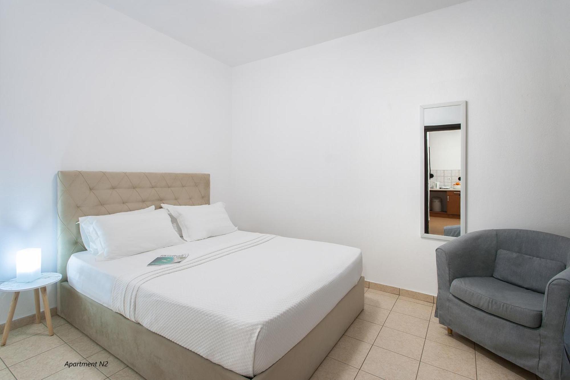 Apartment A & A *
